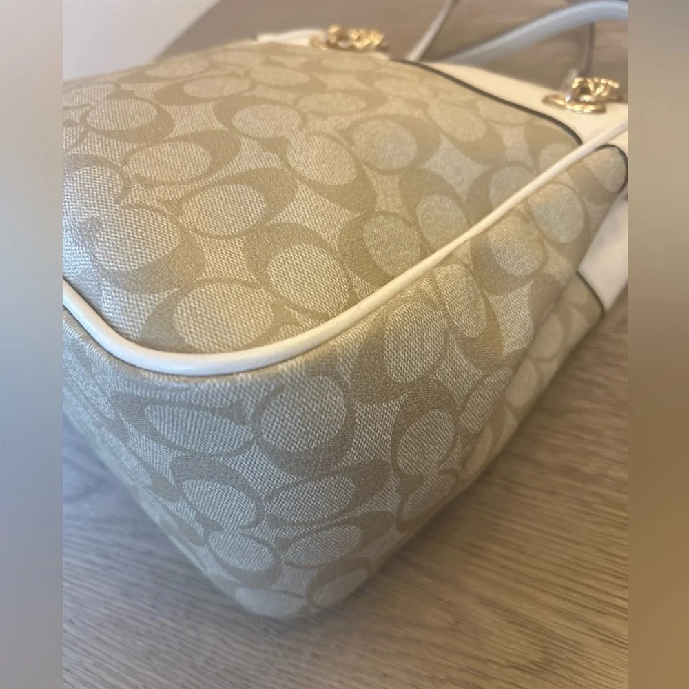 Coach Cammie Chain Bucket Bag in Light Khaki/Chalk - Picture 11 of 16